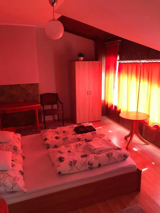 Hunyadi Panzio-Apartman Makó Eksteriør billede