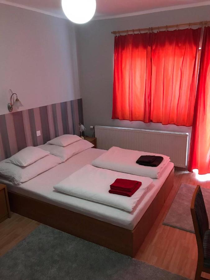 Hunyadi Panzio-Apartman Makó Eksteriør billede
