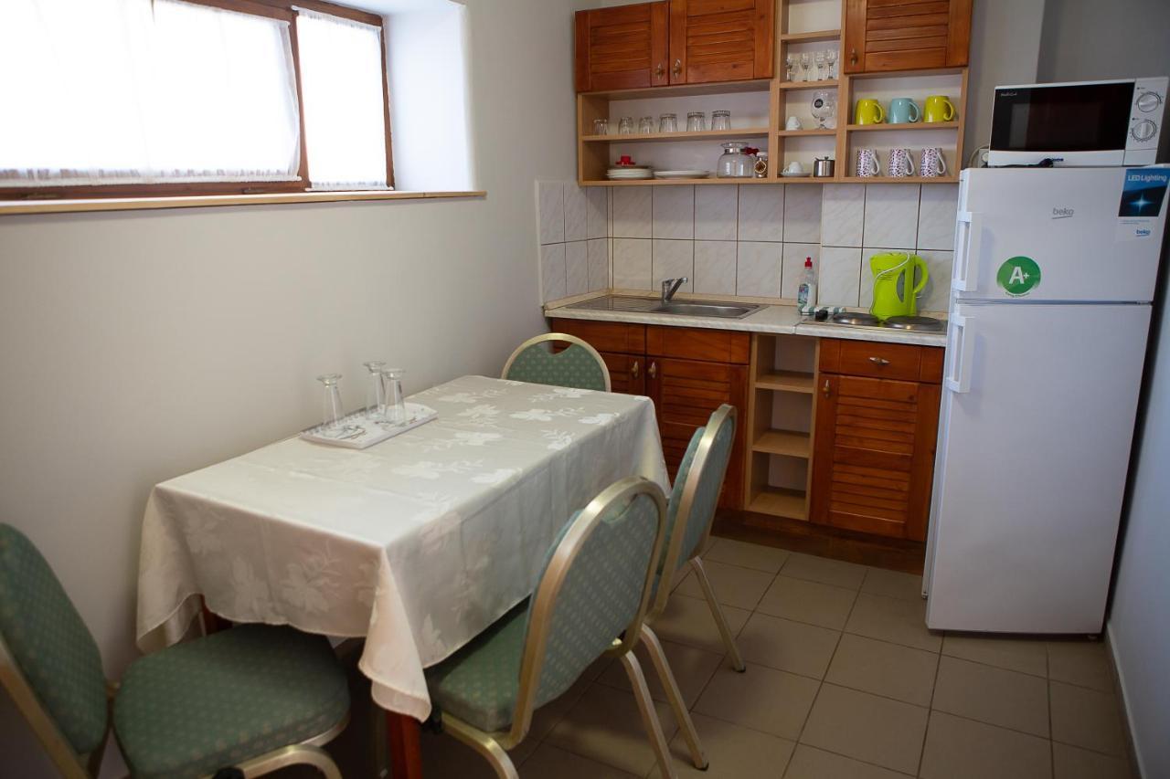 Hunyadi Panzio-Apartman Makó Eksteriør billede