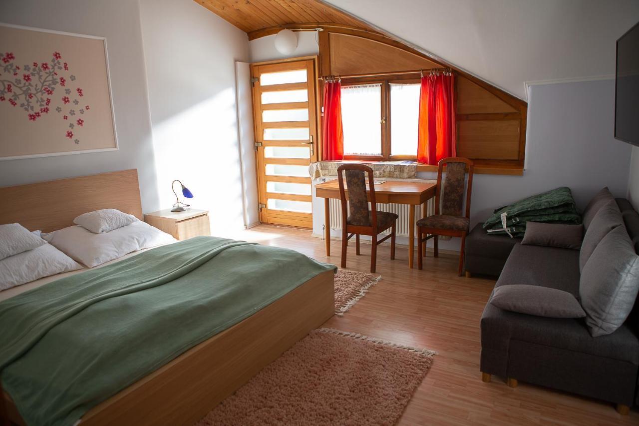 Hunyadi Panzio-Apartman Makó Eksteriør billede